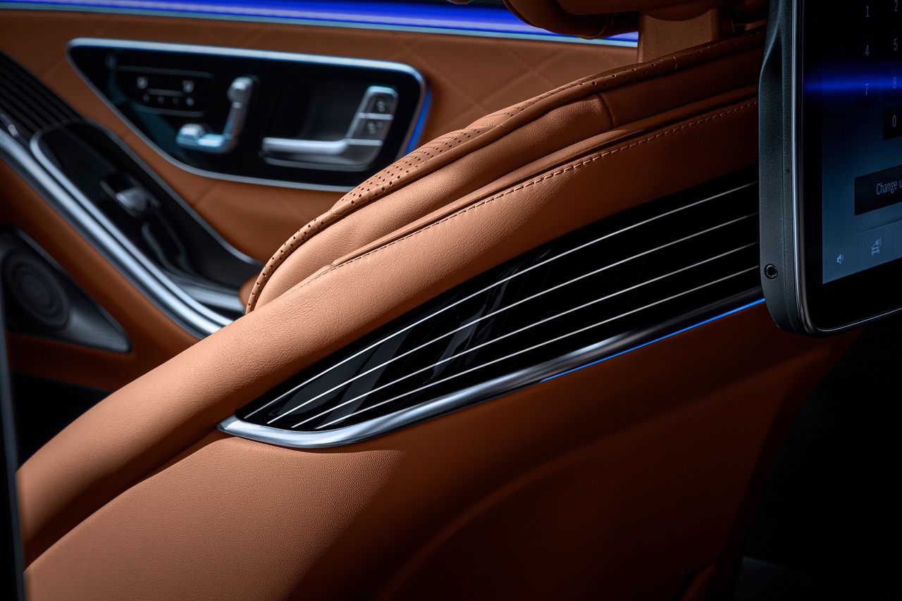 Nowe zdjęcia wnętrza Mercedesa-Benz klasy S W223 (fot. Daimler)