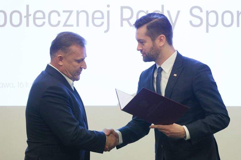 Cezary Kulesza (L) i Kamil Bortniczuk (P)
