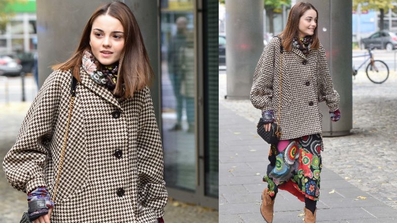 Alicja Wieniawa-Narkiewicz wychodzi ze studia telewizji. 