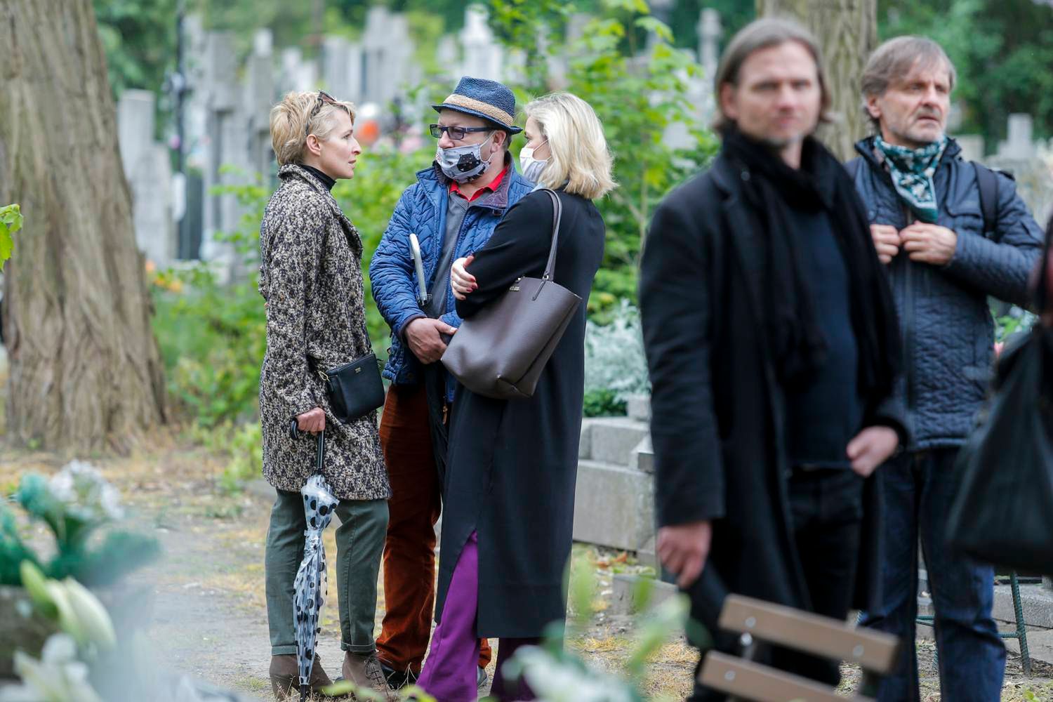 Monika i Zbigniew Zamachowscy na pogrzebie Łapińskiego