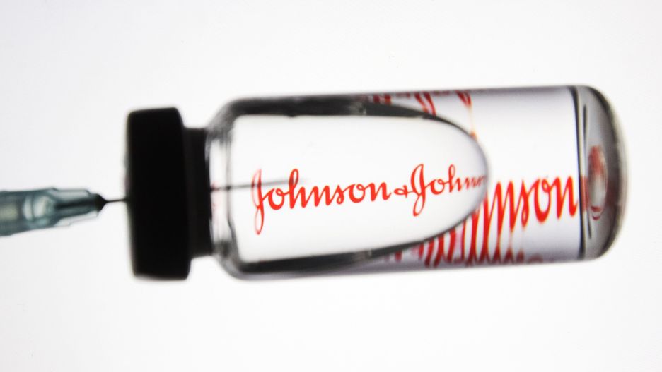 Szczepionka Johnson&Johnson skuteczna po jednej dawce? Ekspert tłumaczy