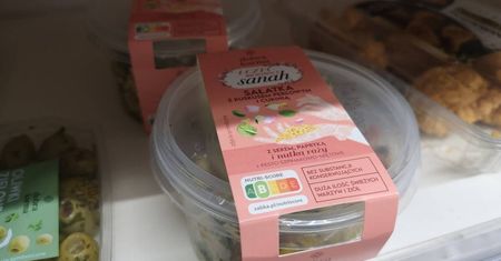 Uczta na wynos z sanah w Żabce: sałatka, focaccini, kanapka