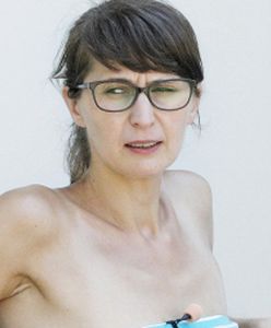 Pozbyła się okularów, zmieniła fryzurę. Oszałamiająca zmiana