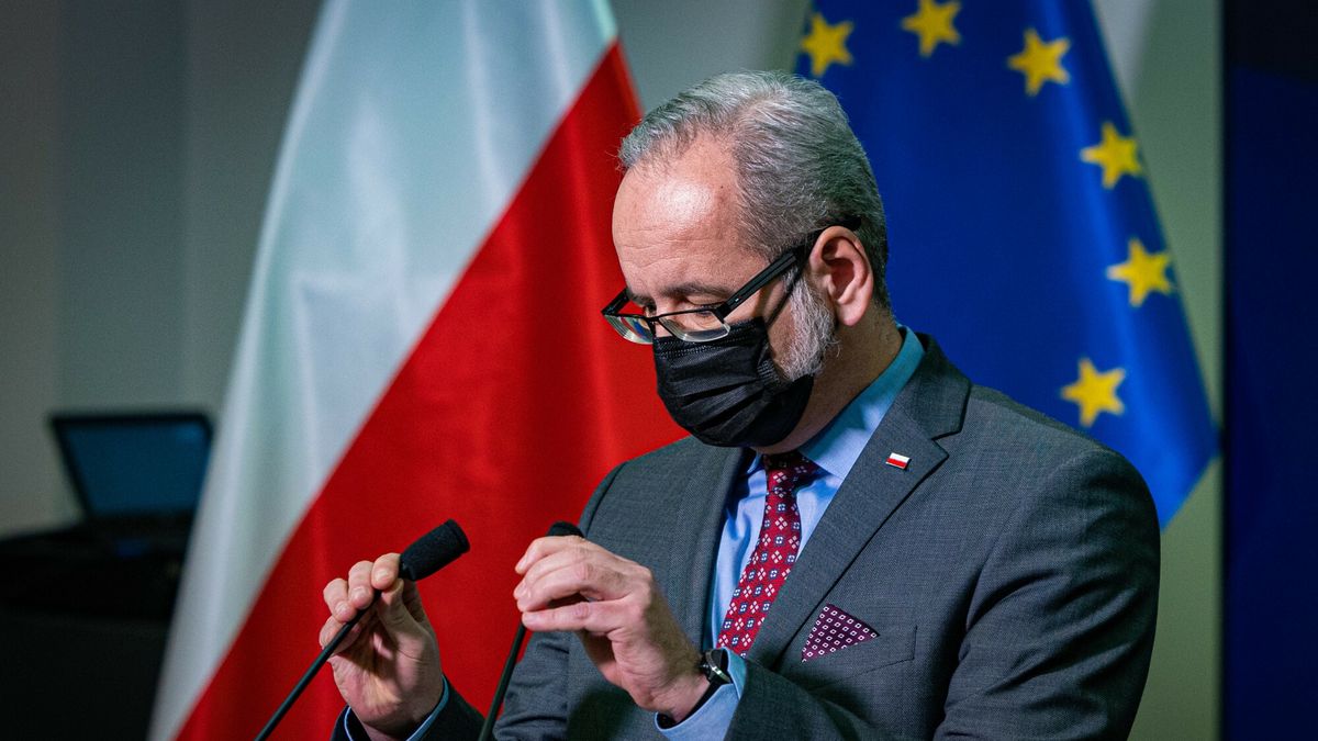 RMF FM podało we wtorek rano, że minister zdrowia Adam Niedzielski od przyszłości tzw. ustawy hocowej uzależnia swoją obecność w rządzie 