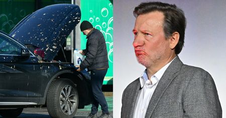 Auto Roberta Więckiewicza zaatakowały ptaki. Myjnia była jedynym ratunkiem [ZDJĘCIA]