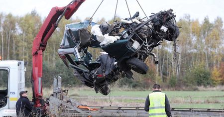 Tragedia na przejeździe kolejowym w Cekanowie. Przerażające zdjęcia z wypadku