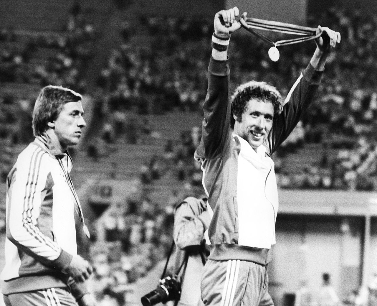 Władysław Kozakiewicz ze złotym medalem, Igrzyska Olimpijskie Moskwa 1980