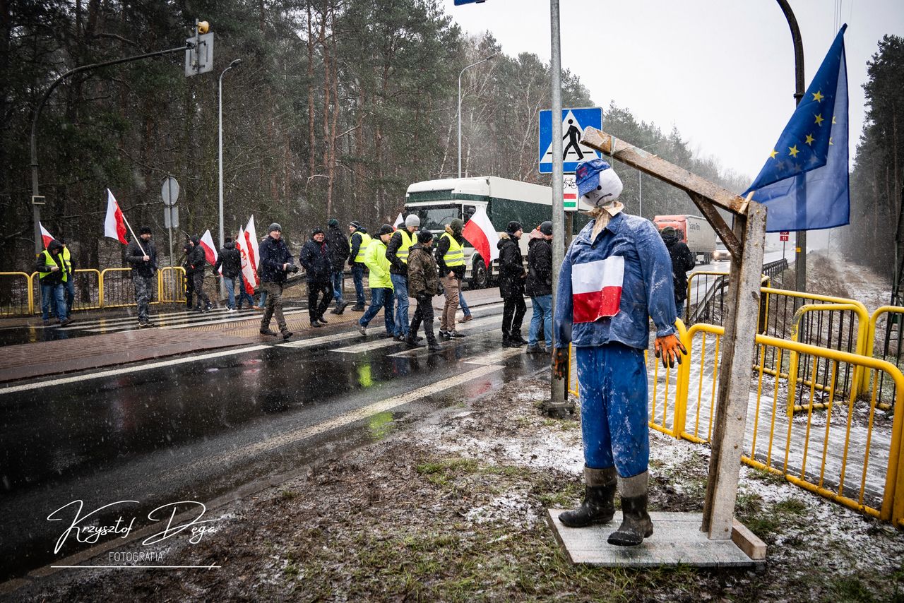 Rolnicy blokują drogi – AKTUALIZACJA, FOTO