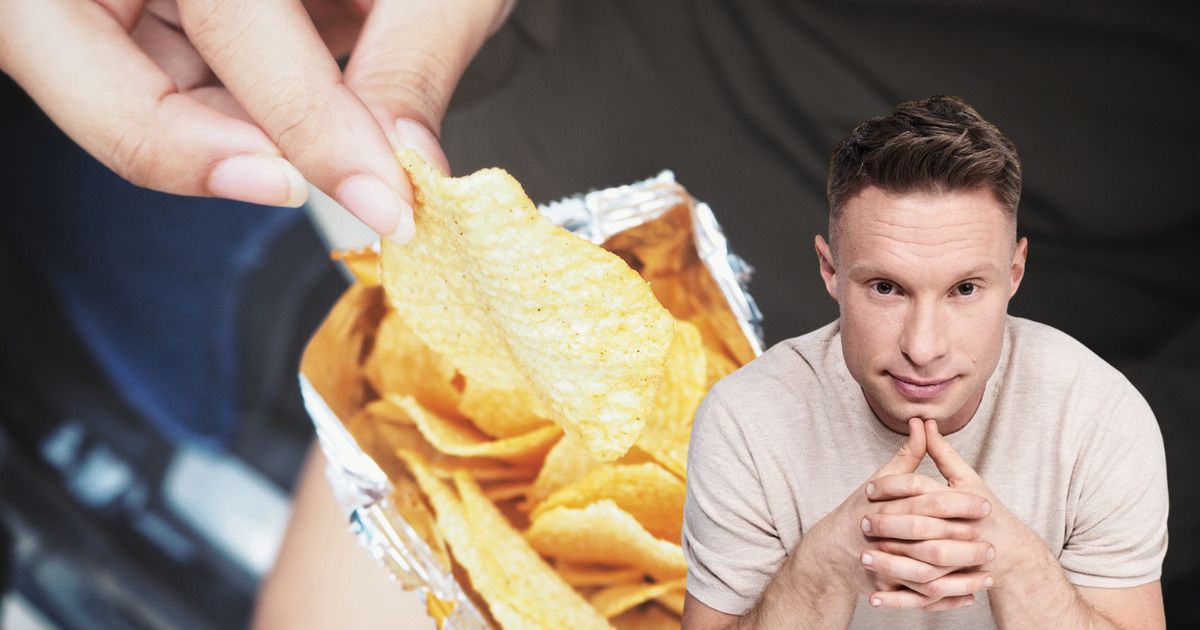 Czy można jeść chipsy i nie tyć? Dietetyk mówi wprost i bez owijania w bawełnę