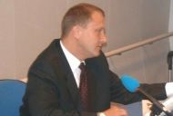 "Opuszczam teatr cieni"