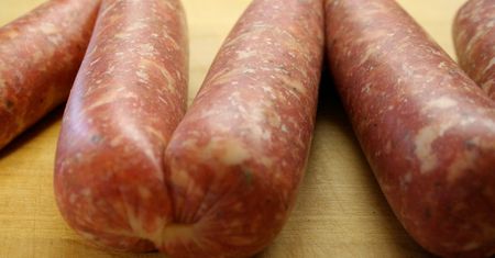 Gotowana kiełbasa z wieprzowiny i ryżu