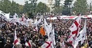 Masowy wiec opozycji w Gruzji