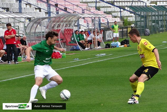 Jakub Bartkowski może grać po obu stronach defensywy