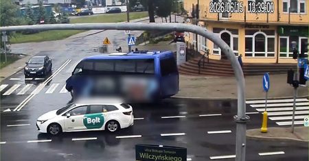 17-latek na hulajnodze uderzył w bok Iveco. Groźne zdarzenie na skrzyżowaniu w Olsztynie
