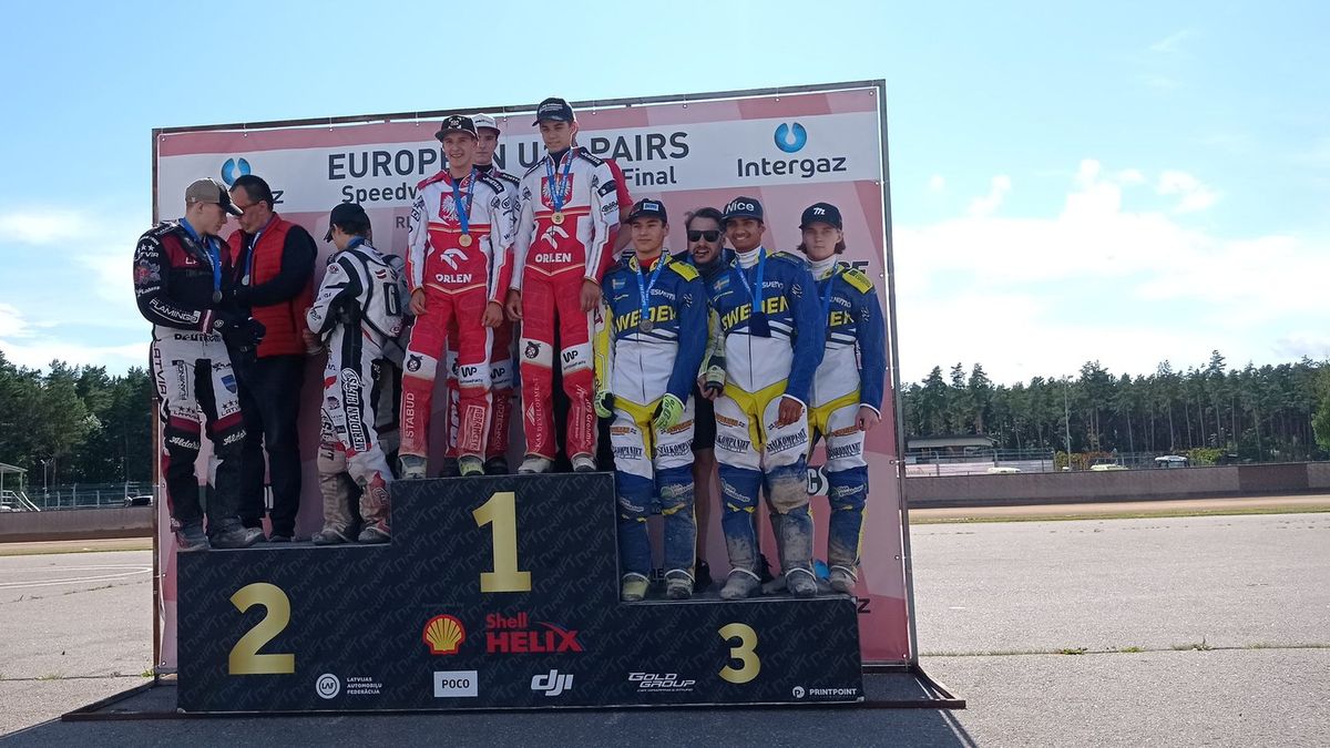 WP SportoweFakty / Stanisław Wrona / Na zdjęciu: Podium MEP do lat 19.