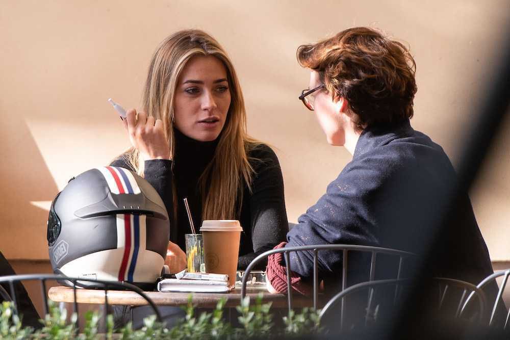 Marcelina Zawadzka pali papierosy IQOS
