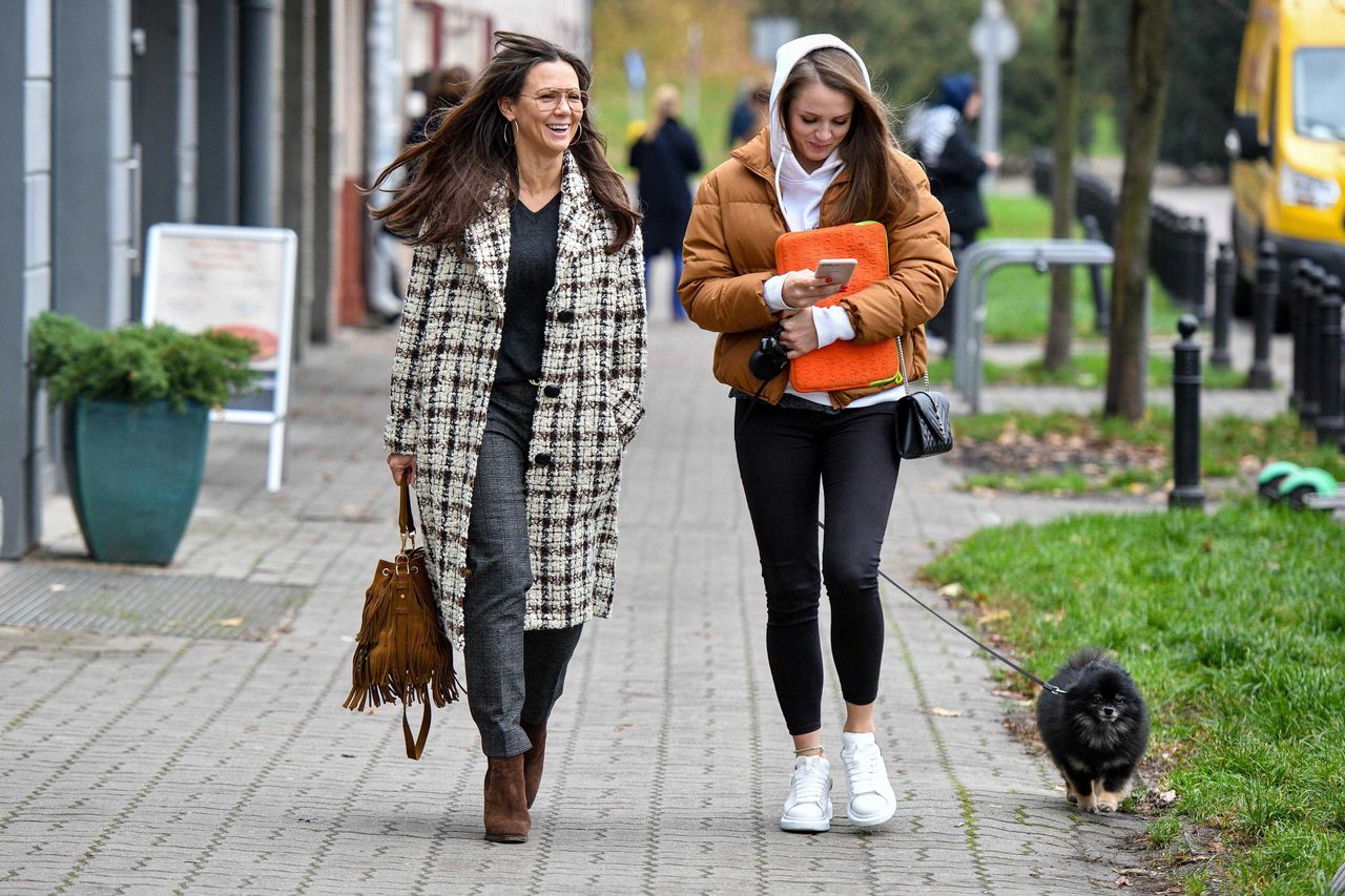 Kinga Rusin na spacerze z córką