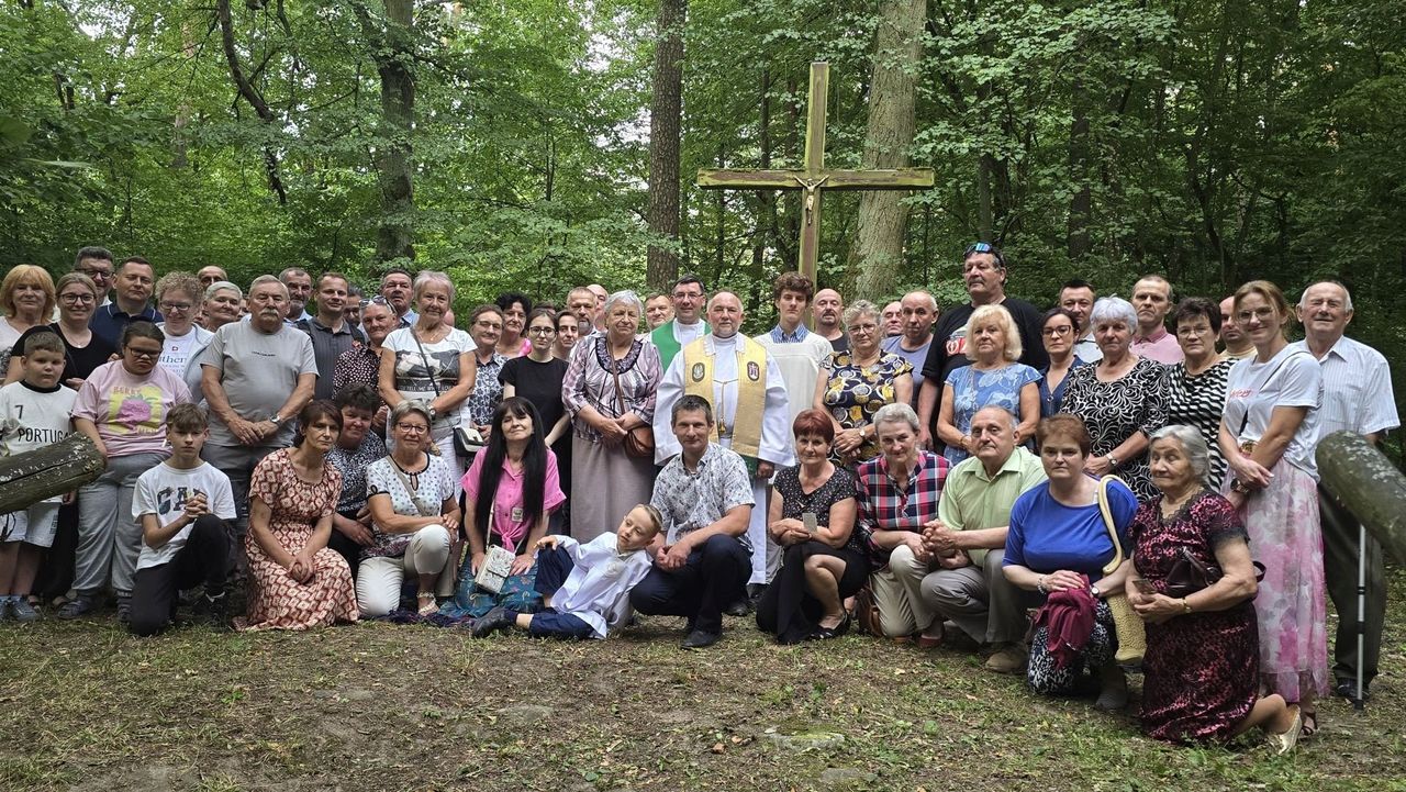 Aleksandrów Kujawski. Msza Święta na poligonie. Historia kapliczki i jej niezwykłe losy