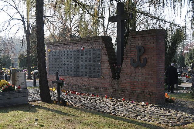 Pomnik pomordowanych na "Łączce"</br>