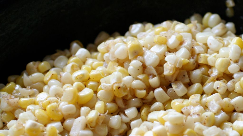 Słodka biała kukurydza w puszce, odsączona