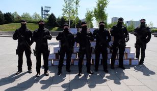 Koronawirus w Polsce. Rzecznik PO Jan Grabiec skrytykował obecność funkcjonariuszy na konferencji w Katowicach