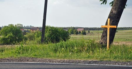 Spakował 100 tys. do siatki i zostawił pod krzyżem. To stało się potem