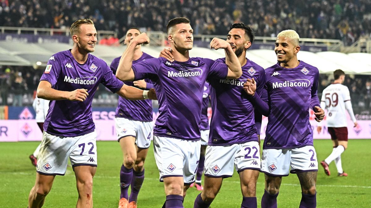PAP/EPA / CLAUDIO GIOVANNINI / Na zdjęciu: piłkarze ACF Fiorentiny