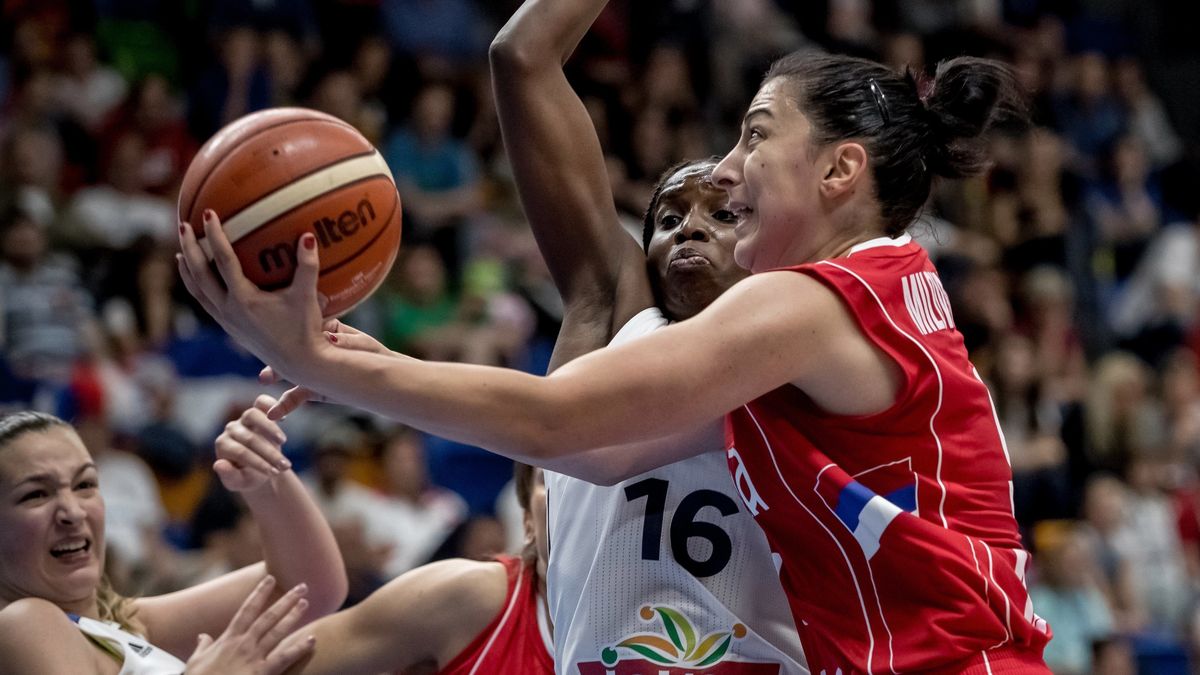 Zdjęcie okładkowe artykułu: PAP/EPA / Martin Divisek / Mecz Serbia - Francja na Women EuroBasket 2017