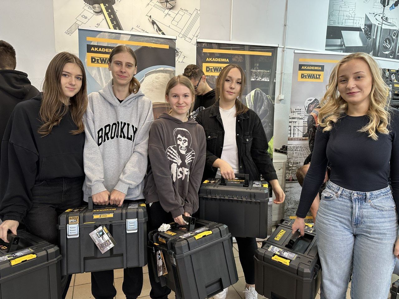 Radomsko: Akademia DeWalt. Uczniowie ze specjalnymi pakietami od firmy