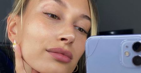 Żona Justina Biebera zachwyca. Pokazała się w skąpym bikini