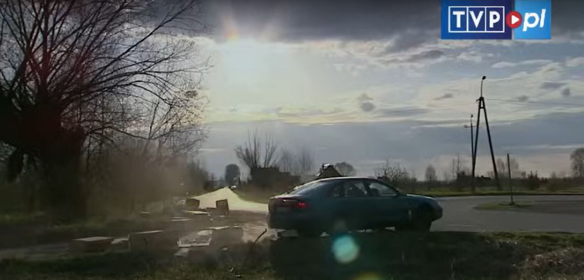 Moment wjechania w kartony przez Hankę w "M jak miłość"