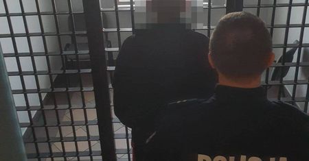 Dramat w Siedlcach. Pobita i odwodniona 91-latka wzywała pomoc z balkonu