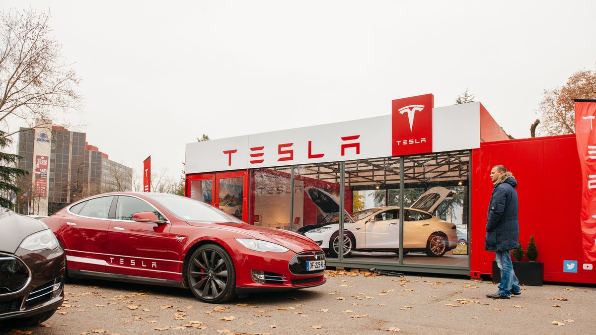 Tesla Model S z depositphotos