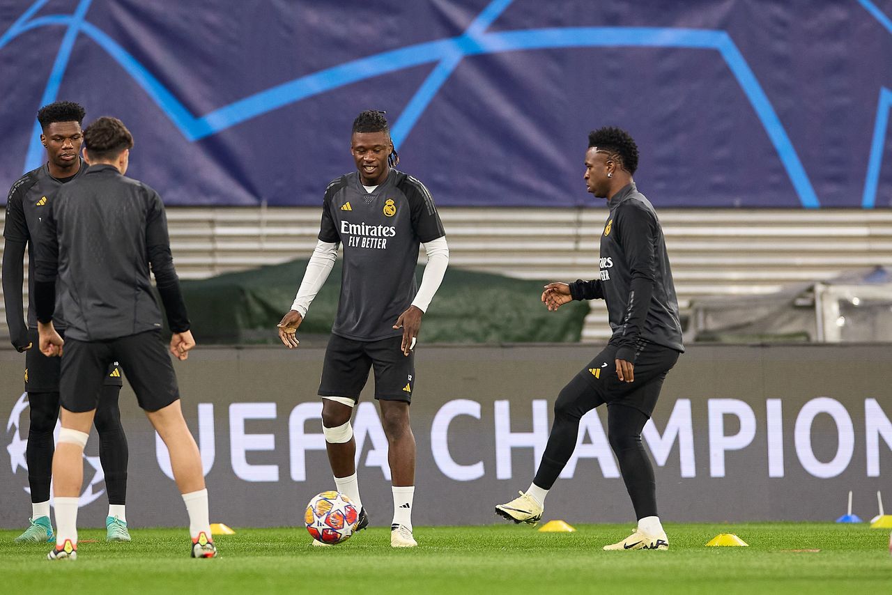 LEIPZIG, GERMANY - 2024/02/12: Vinicius Junior of Real Madrid (R) and Eduardo Camavinga (L) action during a training session on the eve of the UEFA Champions League round of 16, first-leg football match between RB Leipzig and Real Madrid CF in the Red Bull Arena. (Photo by Federico Titone/SOPA Images/LightRocket via Getty Images)