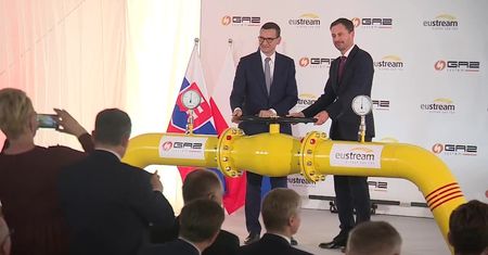 Premierzy Polski i Słowacji zainaugurowali w Strachocinie k. Sanoka interkonektor, który połączył sieci gazowe obu państw