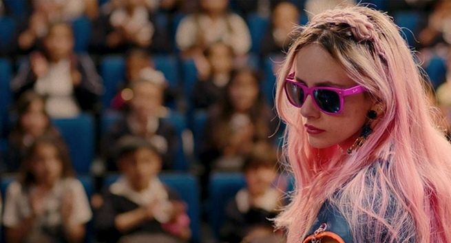 Instagram głównym bohaterem serialu. Te produkcje o mediach społecznościowych musisz znać