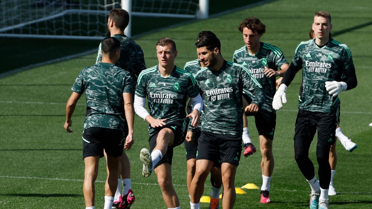 Zdjęcie okładkowe artykułu: Getty Images / J.J. Guillen / Na zdjęciu: trening piłkarzy Realu Madryt
