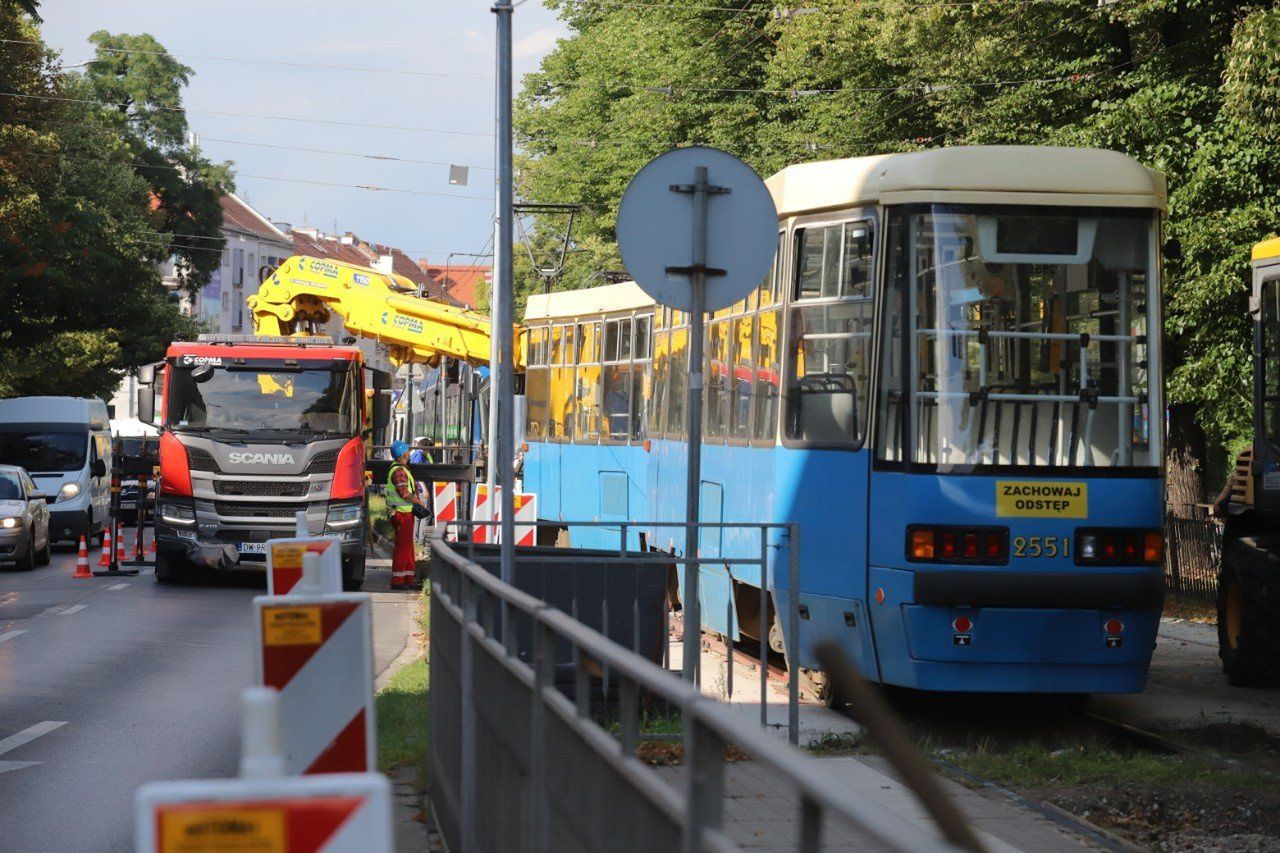 Miasta pozbywają się spalin, ale tempo modernizacji jest różne