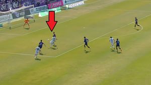 Polak znów trafił w Korei. Piękny strzał z woleja