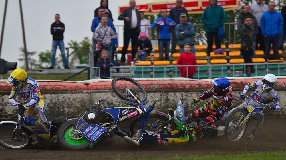 WP SportoweFakty / Weronika Waresiak / Na zdjęciu: upadek w 15 wyścigu