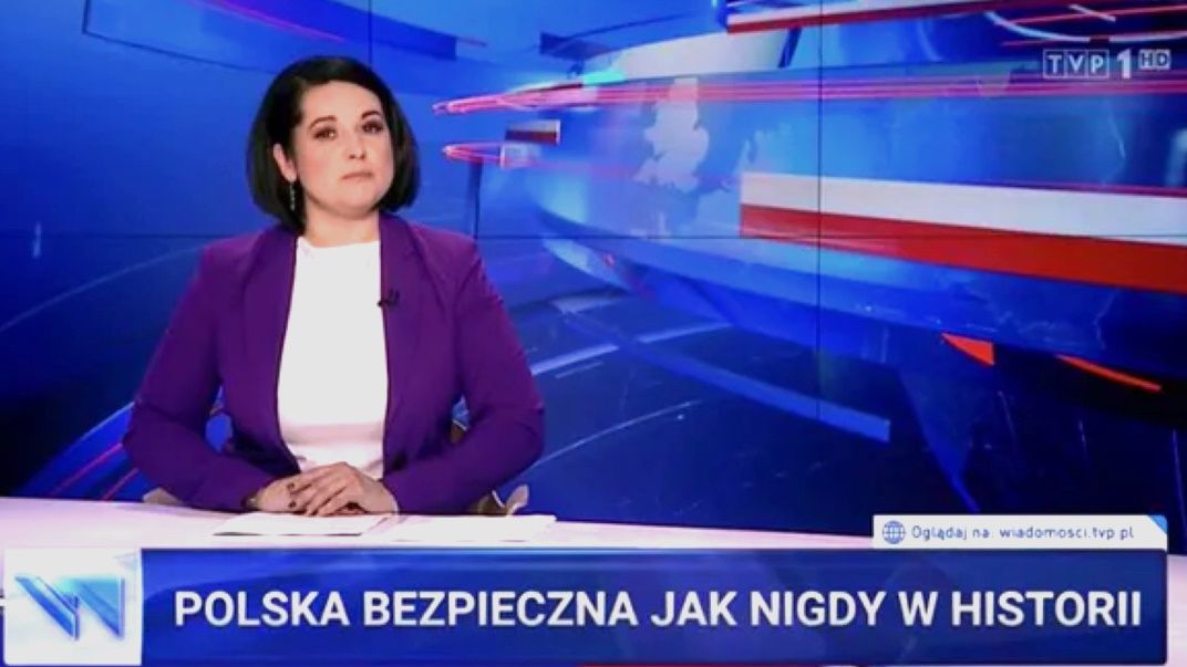 "Wiadomości" powtórzyły ten pasek już 16 razy
