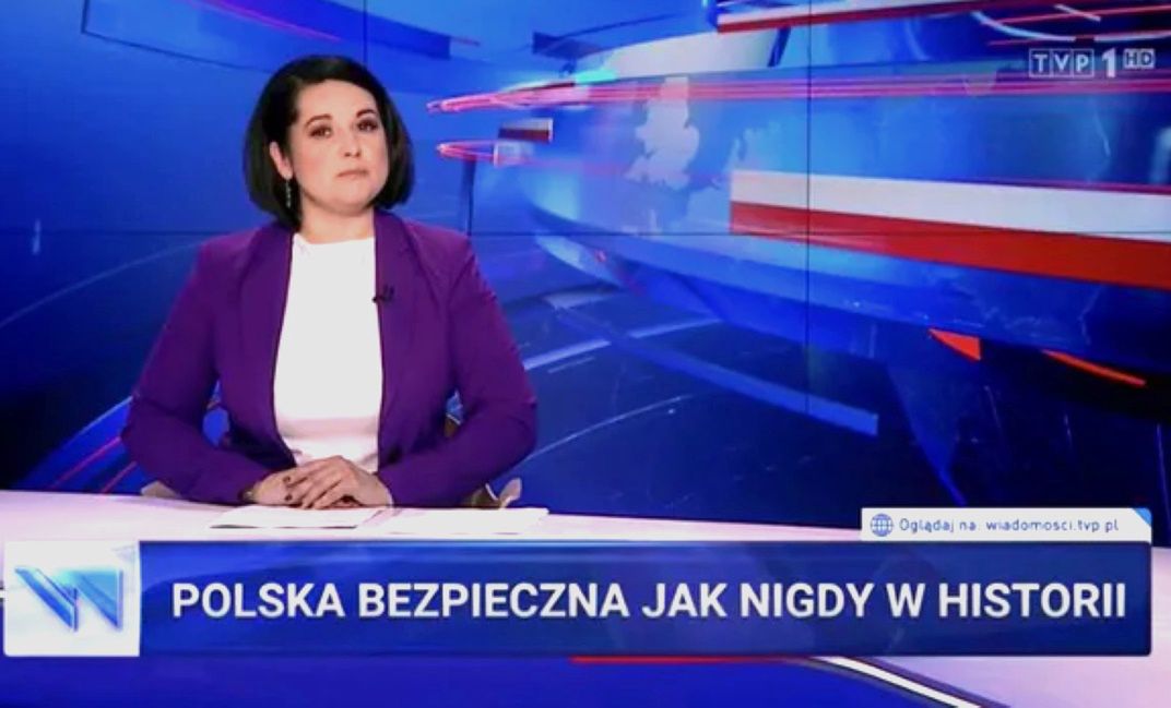 "Wiadomości" powtórzyły ten pasek już 16 razy