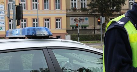 Molestowanie na uczelni? "Pilnowali koleżanek". Dziekan zawieszony, trwa śledztwo
