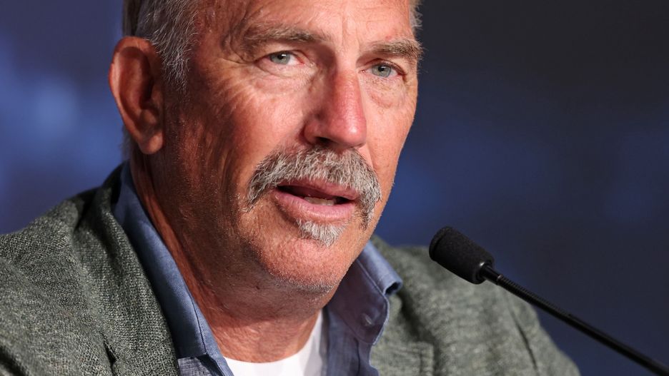  Kevin Costner