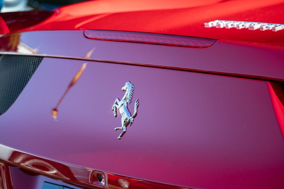 Pierwszy SUV Ferrari trafi na rynek w 2022 roku - znamy szczegóły