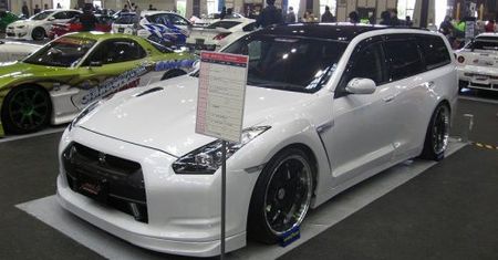 Koniec świata jest bliski - Nissan GT-R w kombi