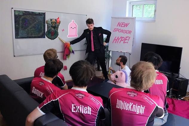 Unicorns of Love(dywizja League of Legends) w trakcie treningu