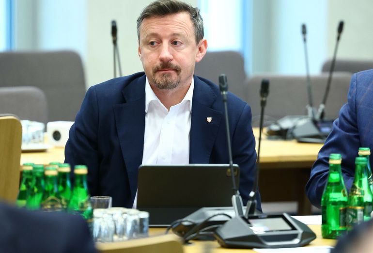 "Biorąc pod uwagę ludzi, z którymi pracuję w związku oraz możliwości, jakie wciąż mamy - nie mam dość. Jeśli chodzi o obciążenie, fakt, że wszystko ostatecznie spada na mnie, to już inna sprawa. A przecież pracuje cały zarząd, nie tylko ja. Ten rok był bardzo trudny. Szczególnie pod kątem wyników" / Tomasz Jastrzebowski/REPORTER/East News