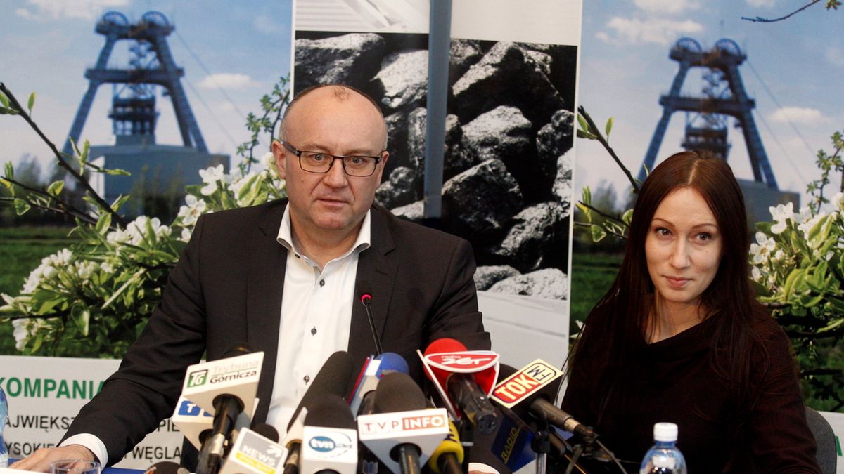 Prezes KW Krzysztof Sędzikowski (L),<br>przewodnicząca RN KW Małgorzata Dec-Kruczkowska