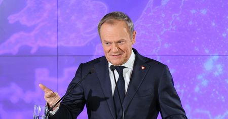 Tusk potwórzył jedno słowo trzy razy. Padła kwota: 650 mld zł